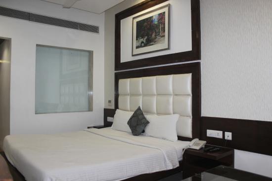 Hotel Emerald